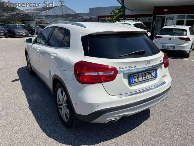 Mercedes-Benz GLA 220 GLA-X156 2014 d (cdi) Sport 4matic 170cv auto - EV - foto 3 di 4