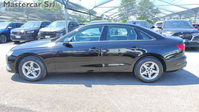 Audi A4 A4 Berlina 30 2.0 tdi mhev Business 136cv s-tronic - foto 3 di 4