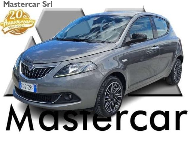 Lancia Ypsilon neopatentati 1.0 firefly hybrid Gold tg :GK292RF usato a BASILIANO