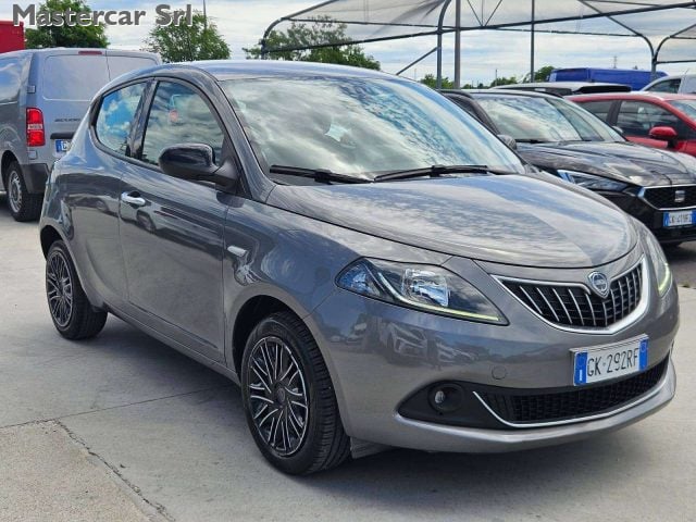 Lancia Ypsilon neopatentati 1.0 firefly hybrid Gold tg :GK292RF - foto 3 di 4