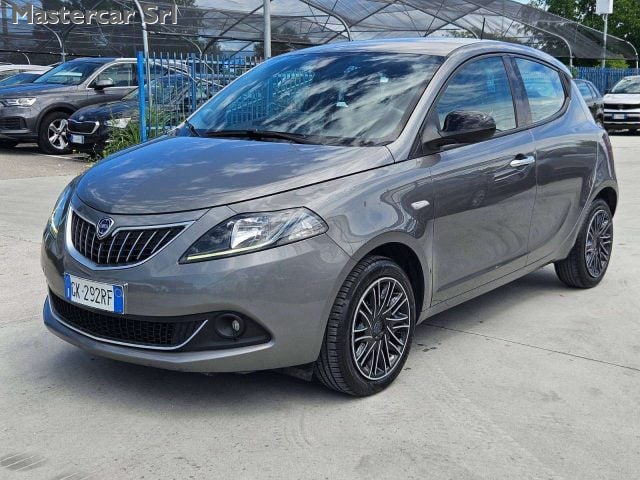 Lancia Ypsilon neopatentati 1.0 firefly hybrid Gold tg :GK292RF - foto 2 di 4