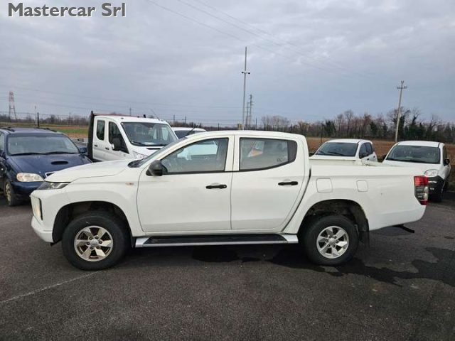 Mitsubishi L200 L200 doppia cab 2.3d Invite Connect 4wd 150cv - GF - foto 3 di 4