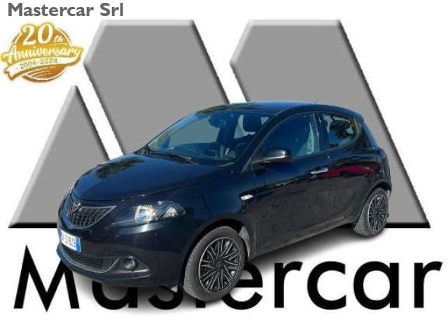 Lancia Ypsilon 5p. Neopatentati 1.0 hybrid Gold tg: GK578ZB usato a BASILIANO