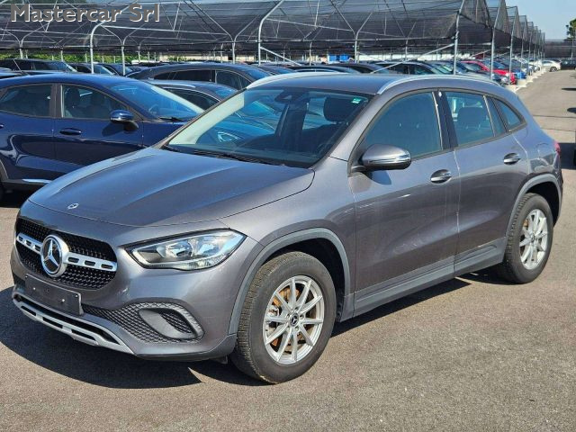 Mercedes-Benz GLA 200 GLA-H247 2020 d Business Extra auto - GE646SX - foto 2 di 4