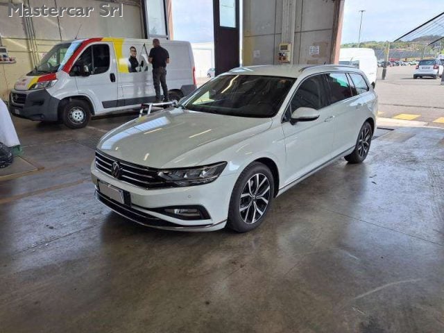 Volkswagen Passat Variant Passat Variant 2.0 tdi Executive 200cv dsg - GH430 - foto 2 di 4
