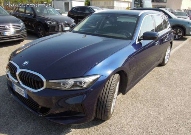 BMW 320 Serie 3 G21 2022 Touring 320e Touring auto - GT486 - foto 2 di 4