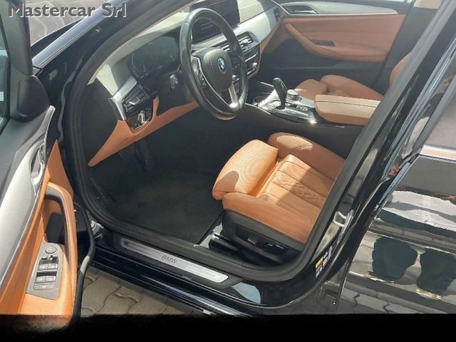 BMW 530 Serie 5 G30 Berlina LCI 530e Business auto - GM283 - foto 3 di 4