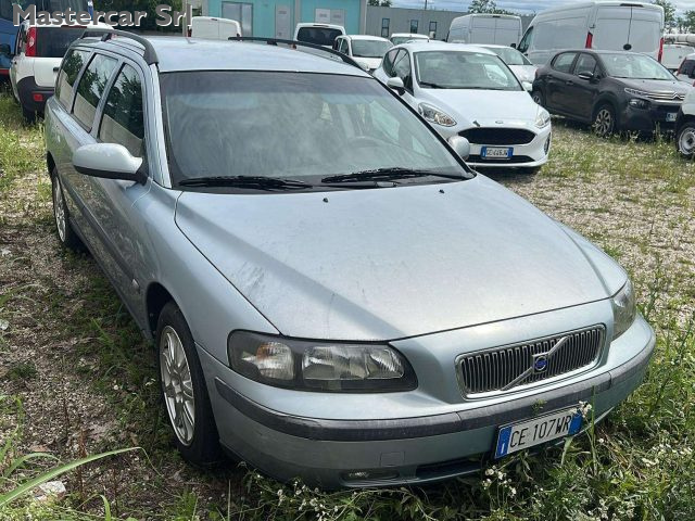 Volvo V70 V70 II 2000 2.4 d5 Optima tg. CE107WR - foto 2 di 10