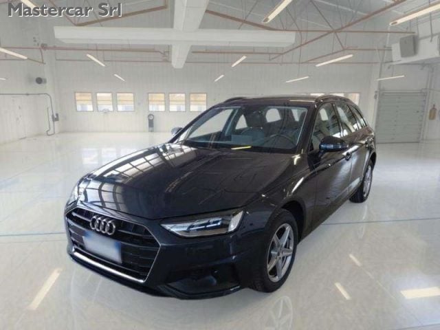 Audi A4 A4 Avant 2.0 tdi Business 163cv s-tronic automatic usato a BASILIANO