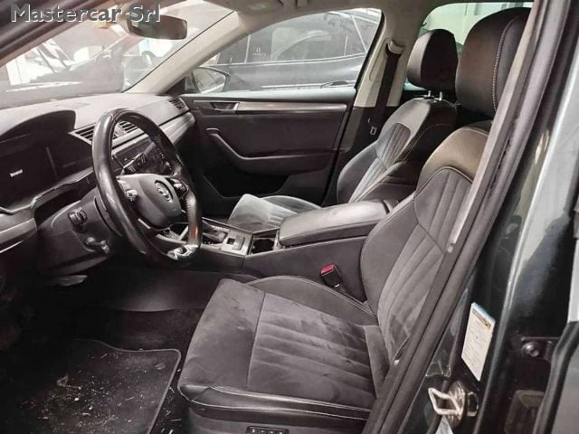 Skoda Superb Superb Wagon 2.0 tdi evo Style 122cv dsg - GD984BD - foto 3 di 9