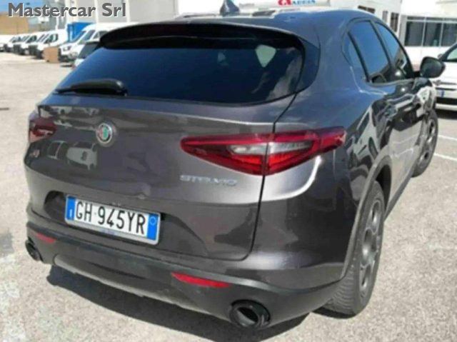 Alfa Romeo Stelvio 2.2 TD 190 CV Sprint AT8 Q4 - GH945YR - foto 2 di 3