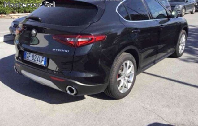 Alfa Romeo Stelvio Stelvio 2.2 t Executive Q4 190cv auto - GF824LF - foto 2 di 3
