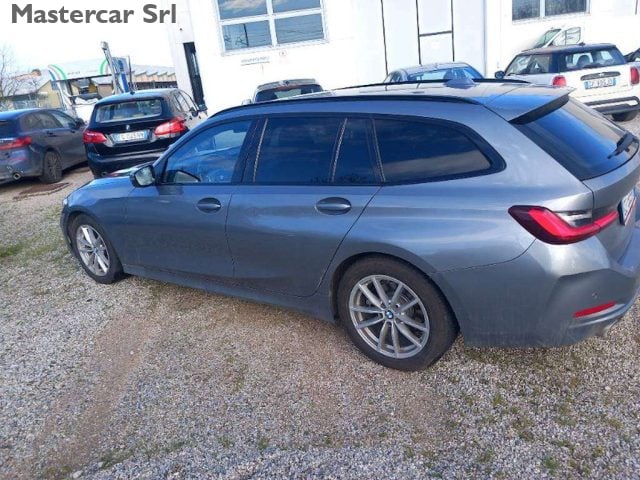 BMW 318 Serie 3 G21 2022 Touring 318d Touring mhev 48V aut - foto 3 di 4