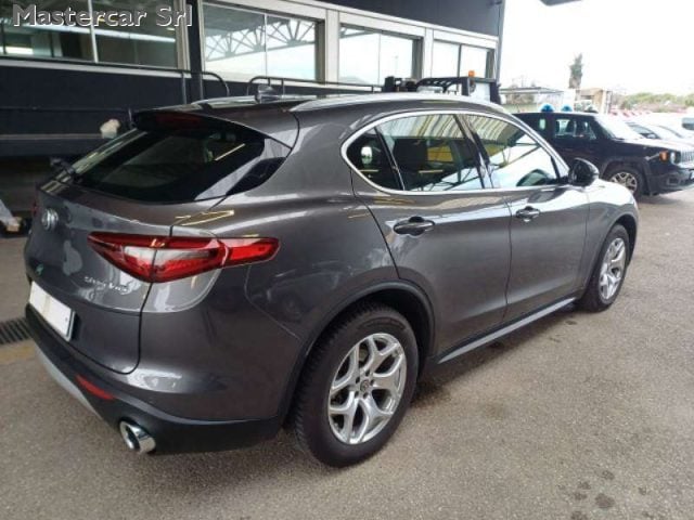 Alfa Romeo Stelvio Stelvio 2.2 td Business Q4 4x4 190cv autom. - ta - foto 3 di 4
