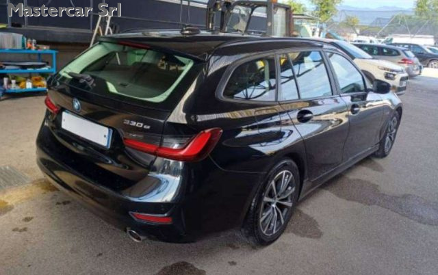 BMW 330 330e Touring xdrive auto - GG470ZE - foto 4 di 4