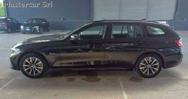 BMW 330 330e Touring xdrive auto - GG470ZE - foto 3 di 4