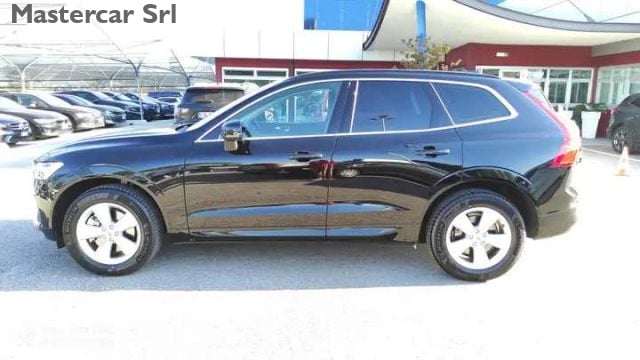 Volvo XC60 XC60 2.0 b4 Core auto - GV581KL - foto 3 di 4