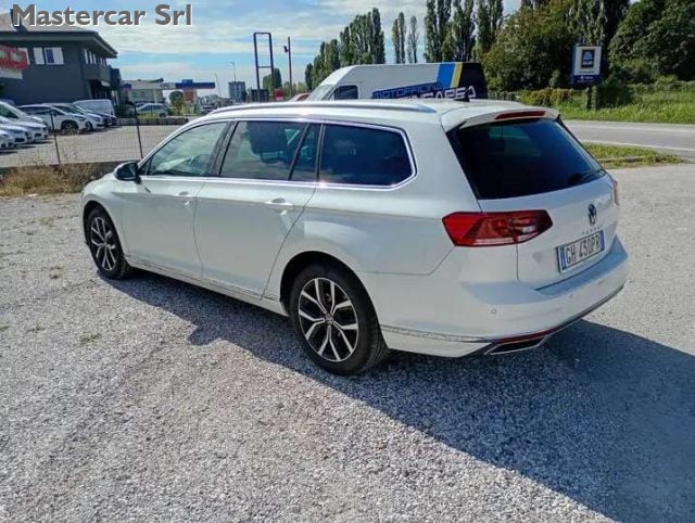 Volkswagen Passat Variant Passat Variant 2.0 tdi Executive 200cv dsg - GH430 - foto 3 di 4