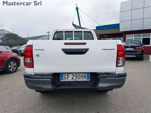 Toyota Hilux Hilux IV 2.4 d-4d double cab Comfort 4wd - GF290HN - foto 4 di 4