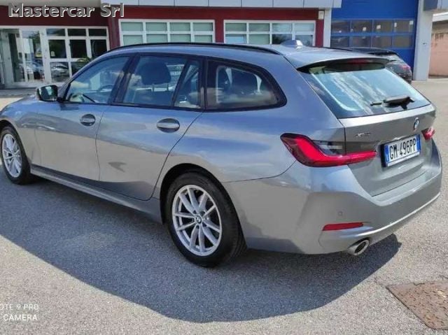 BMW 320 Serie 3 G21 2022 Touring 320d Touring mhev 48V xdr - foto 4 di 4