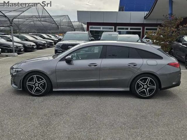 Mercedes-Benz CLA 180 CLA Shooting Brake Premium auto - GE748CY - foto 3 di 4