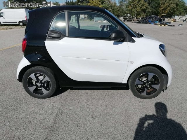 smart forTwo Fortwo III 2015 eq Perfect my19 tg. FS149EL - foto 4 di 4