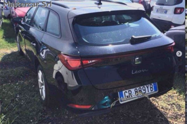 SEAT Leon SW 2.0 TDI 150cv STYLE DSG - GR889YB - foto 2 di 4