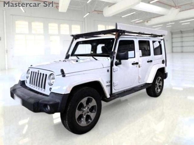 Jeep Wrangler Wrangler III 2011 Unlimited 2.8 crd Sahara auto 20 - foto 2 di 4