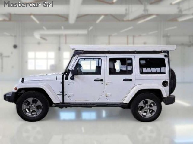 Jeep Wrangler Wrangler III 2011 Unlimited 2.8 crd Sahara auto 20 - foto 4 di 4