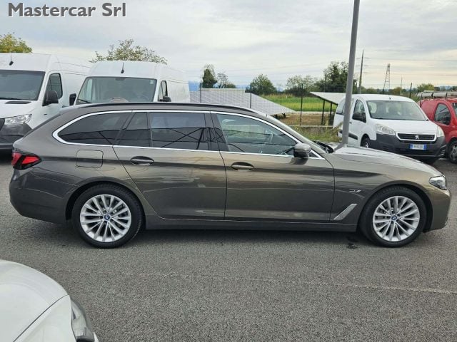 BMW 530 Serie 5 G31 Touring 530e ( PHEV ) Touring xdrive L - foto 4 di 4