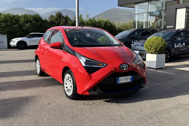 Toyota Aygo Connect 1.0 VVT-i 72 CV 5 porte x-play usato a FONDI