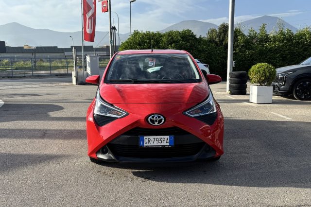 Toyota Aygo Connect 1.0 VVT-i 72 CV 5 porte x-play - foto 2 di 4