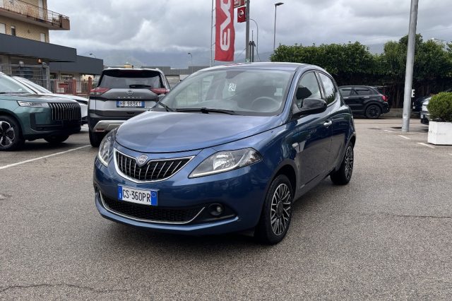 Lancia Ypsilon 1.0 FireFly 5 porte S&S Hybrid Gold - foto 3 di 4