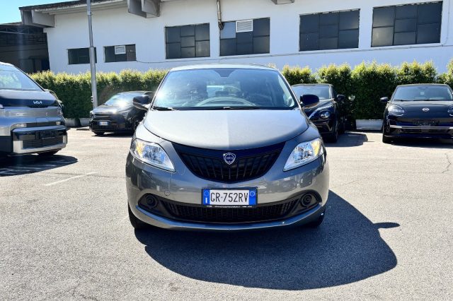 Lancia Ypsilon 1.0 FireFly 5 porte S&S Hybrid Silver - foto 2 di 4
