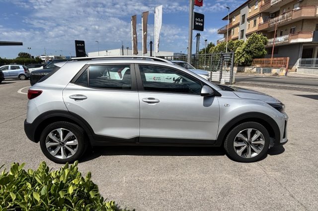 Kia Stonic 1.2 DPI Urban Special Edition - foto 4 di 4