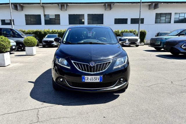 Lancia Ypsilon 1.0 FireFly 5 porte S&S Hybrid Gold Plus - foto 2 di 4