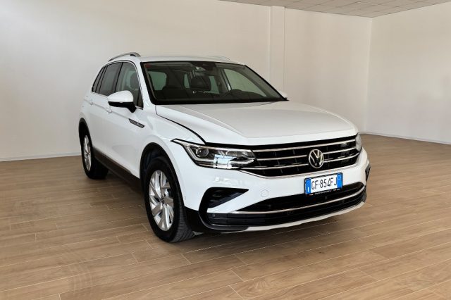 Volkswagen Tiguan 1.5 TSI 150 CV DSG ACT Elegance usato a FONDI
