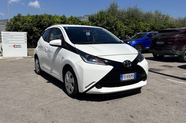 Toyota Aygo 1.0 VVT-i 69 CV 5 porte x-cite MMT usato a FONDI