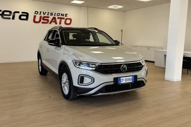 Volkswagen T-Roc 1.0 TSI Life, del 2023, 34.400 km, in vendita a Fondi (LT)