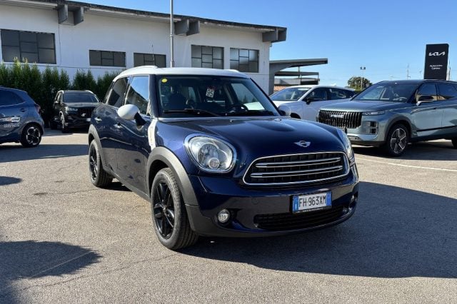 MINI Countryman Mini Cooper D Business Countryman, del 2014, 176.000 km, in vendita a Fondi (LT)