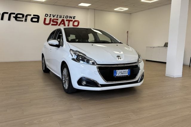 Peugeot 208 1° serie PureTech 82 5p. GPL Allure, del 2017, 152.000 km, in vendita a Fondi (LT)