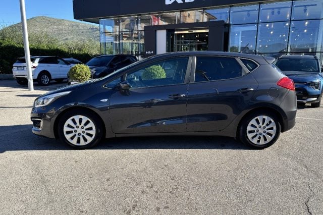 Kia cee'd 1.6 CRDi 110 CV 5 porte Active - foto 4 di 4