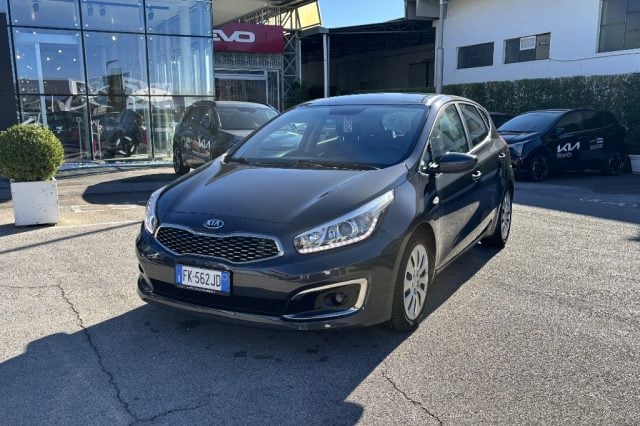 Kia cee'd 1.6 CRDi 110 CV 5 porte Active - foto 3 di 4