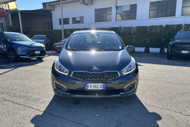 Kia cee'd 1.6 CRDi 110 CV 5 porte Active - foto 2 di 4