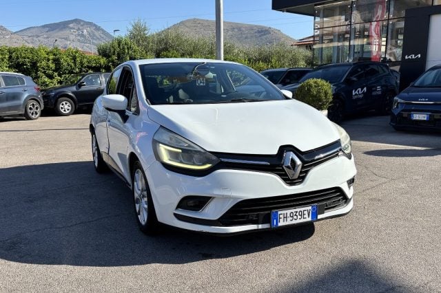 Renault Clio dCi 8V 90CV EDC Start&Stop 5 porte Energy Zen, del 2017, 178.000 km, in vendita a Fondi (LT)