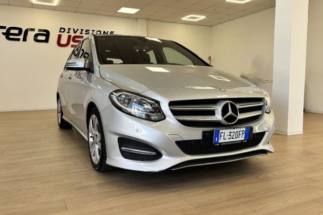 Mercedes-Benz B 180 CDI Premium, del 2015, 147.000 km, in vendita a Fondi (LT)