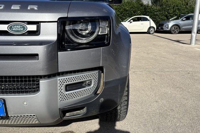 Land Rover Defender 110 3.0D I6 250 CV AWD Auto SE usato a FONDI