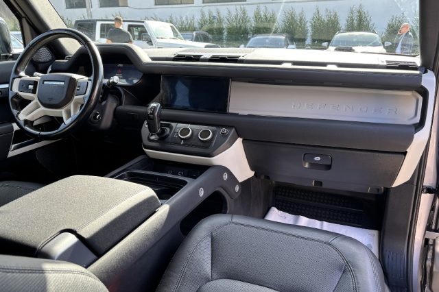 Land Rover Defender 110 3.0D I6 250 CV AWD Auto SE usato a FONDI