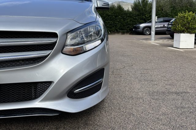 Mercedes-Benz B 180 d Automatic Business usato a FONDI