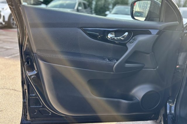 Nissan Qashqai 1.3 DIG-T GPL 140 CV Acenta Premium, del 2021, 103.800 km, in vendita a Fondi (LT)